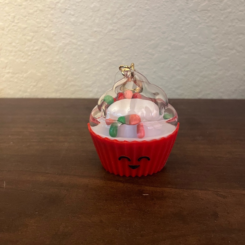 New BBW Red Clear Cupcake Pocketbac Holder